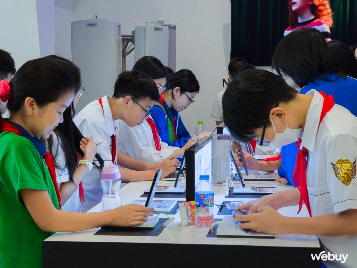 Samsung khởi động Solve for Tomorrow 2024: Tổng giải thưởng đến 8 tỷ, hứa hẹn thu hút hơn 2000 bài dự thi- Ảnh 5. Samsung khởi động Solve for Tomorrow 2024: Tổng giải thưởng đến 8 tỷ, hứa hẹn thu hút hơn 2000 bài dự thi- Ảnh 5.