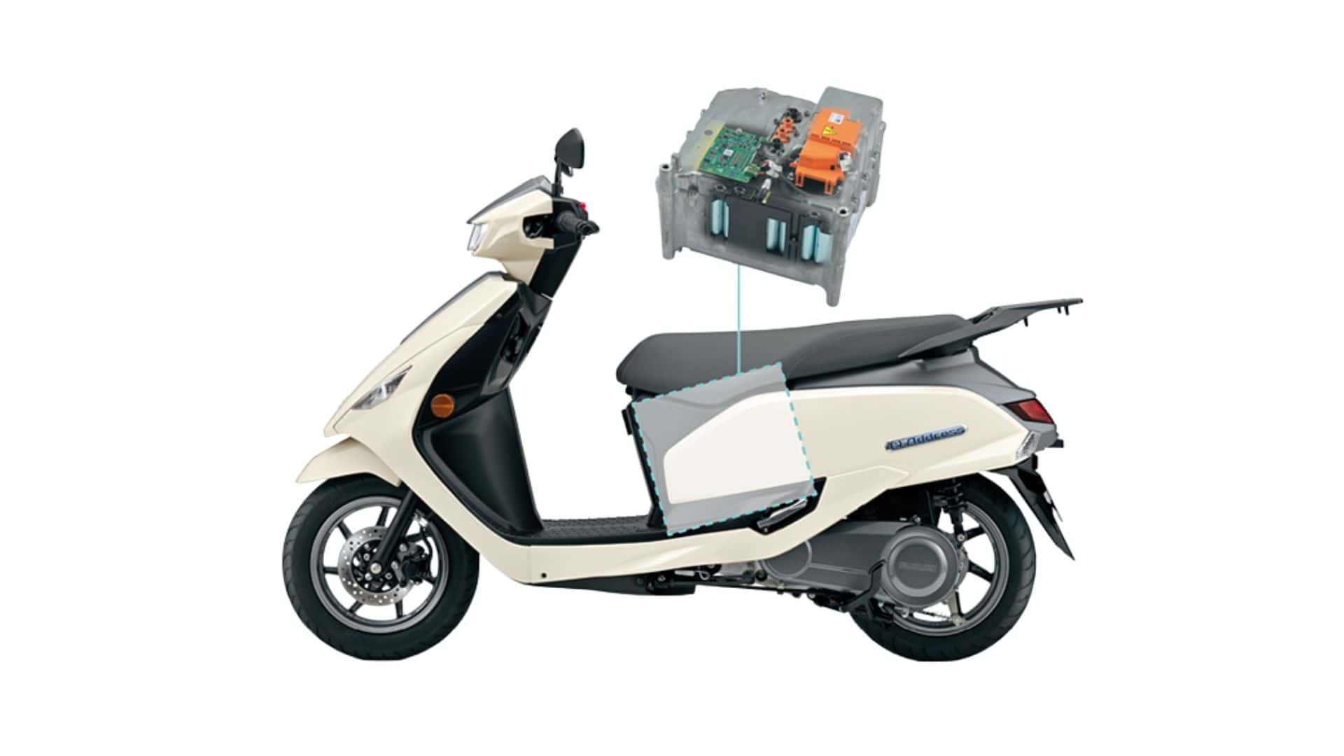 Chi tiết về chiếc xe tay ga điện đầu tiên của Suzuki: Quyết tâm vượt mặt Honda và Yamaha- Ảnh 2. Chi tiết về chiếc xe tay ga điện đầu tiên của Suzuki: Quyết tâm vượt mặt Honda và Yamaha- Ảnh 2.